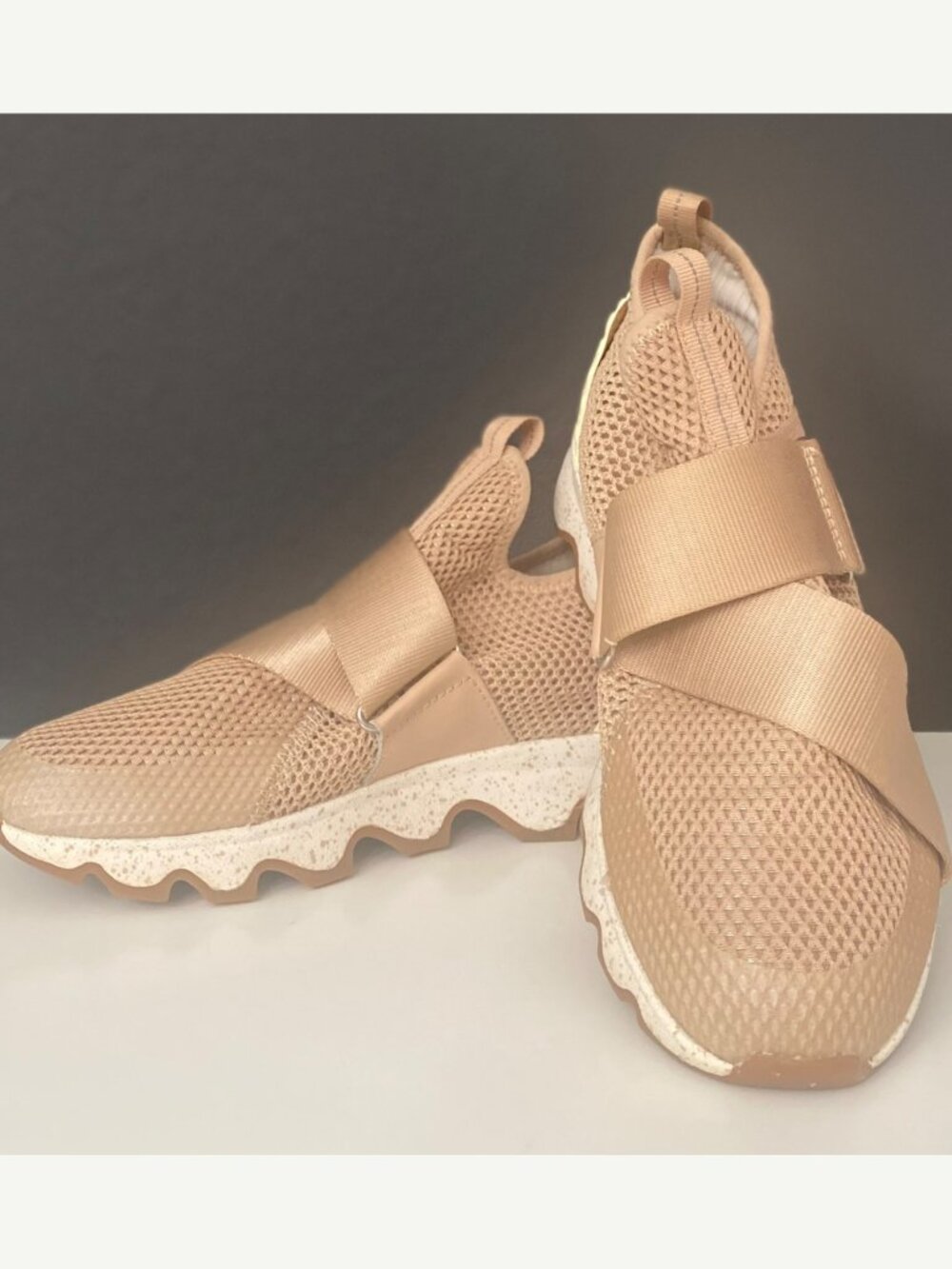 SOREL Tan Beige Slip On Sneakers Women’s 7.5